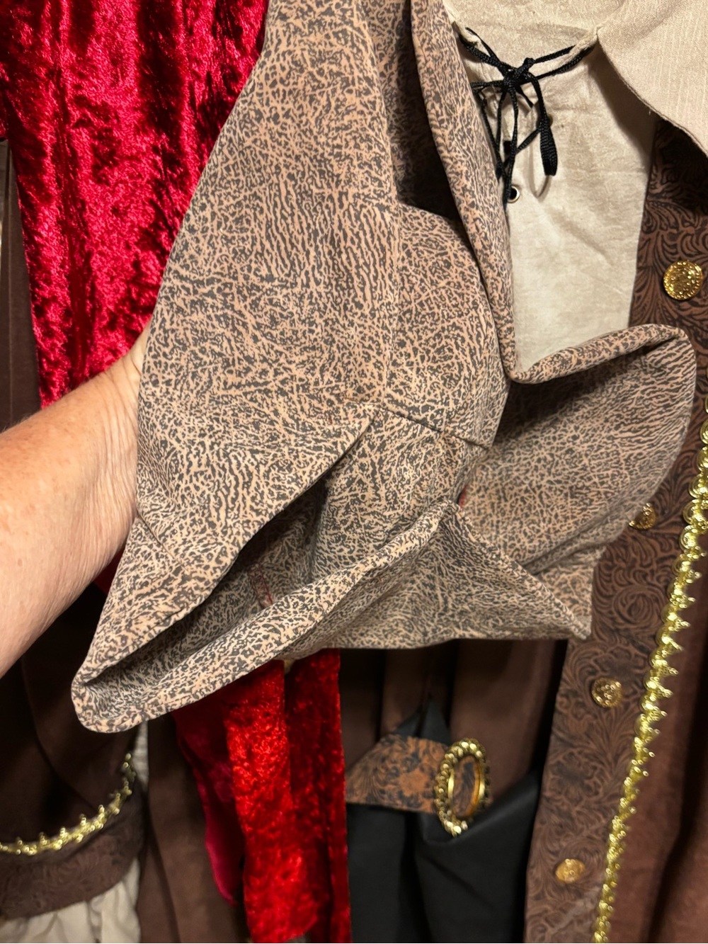 Pirate-Style Costume. Mens XL. Unisex Wmns 2X - Picture 3 of 10